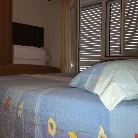 Apartment Nela Baška Voda Eksteriør bilde