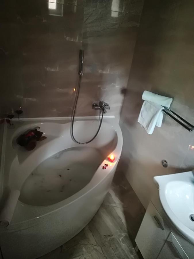 Apartment Nela Baška Voda Eksteriør bilde