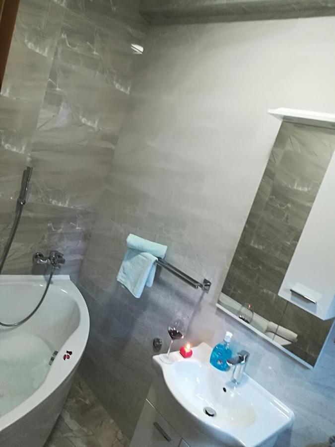 Apartment Nela Baška Voda Eksteriør bilde
