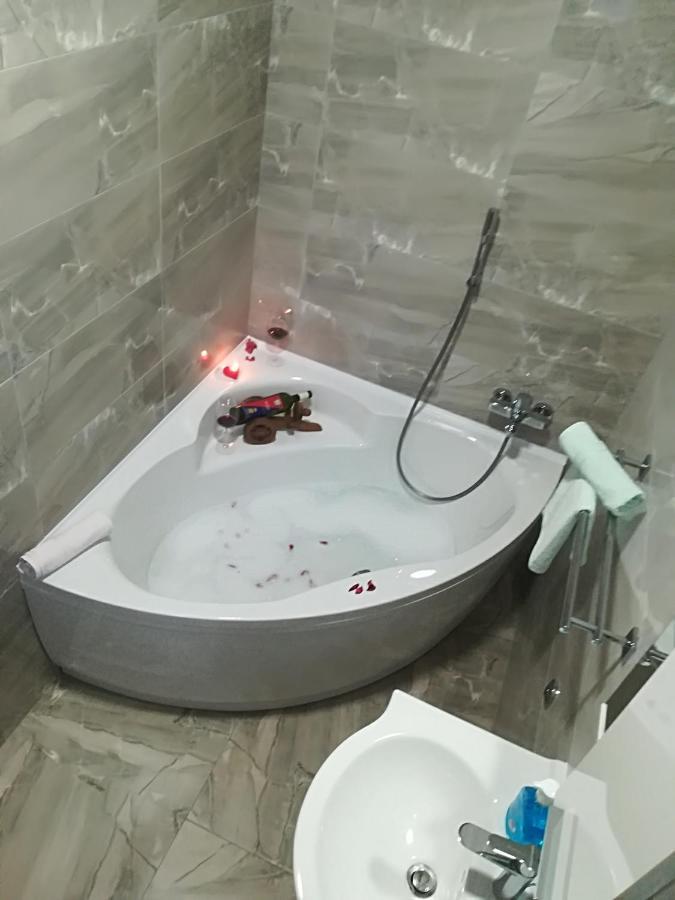 Apartment Nela Baška Voda Eksteriør bilde