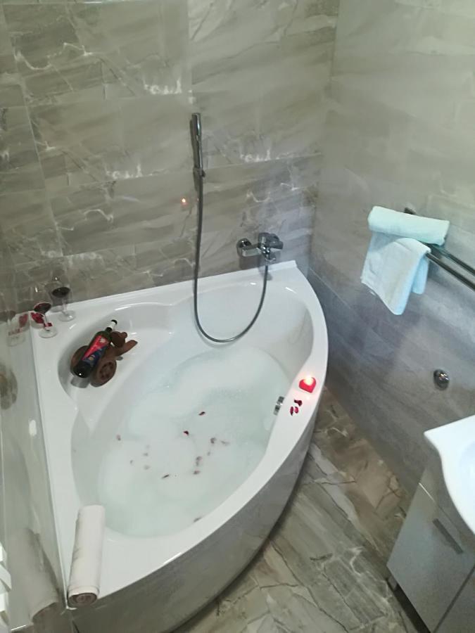 Apartment Nela Baška Voda Eksteriør bilde