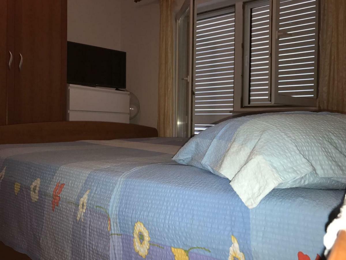 Apartment Nela Baška Voda Eksteriør bilde