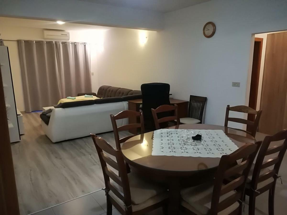 Apartment Nela Baška Voda Eksteriør bilde